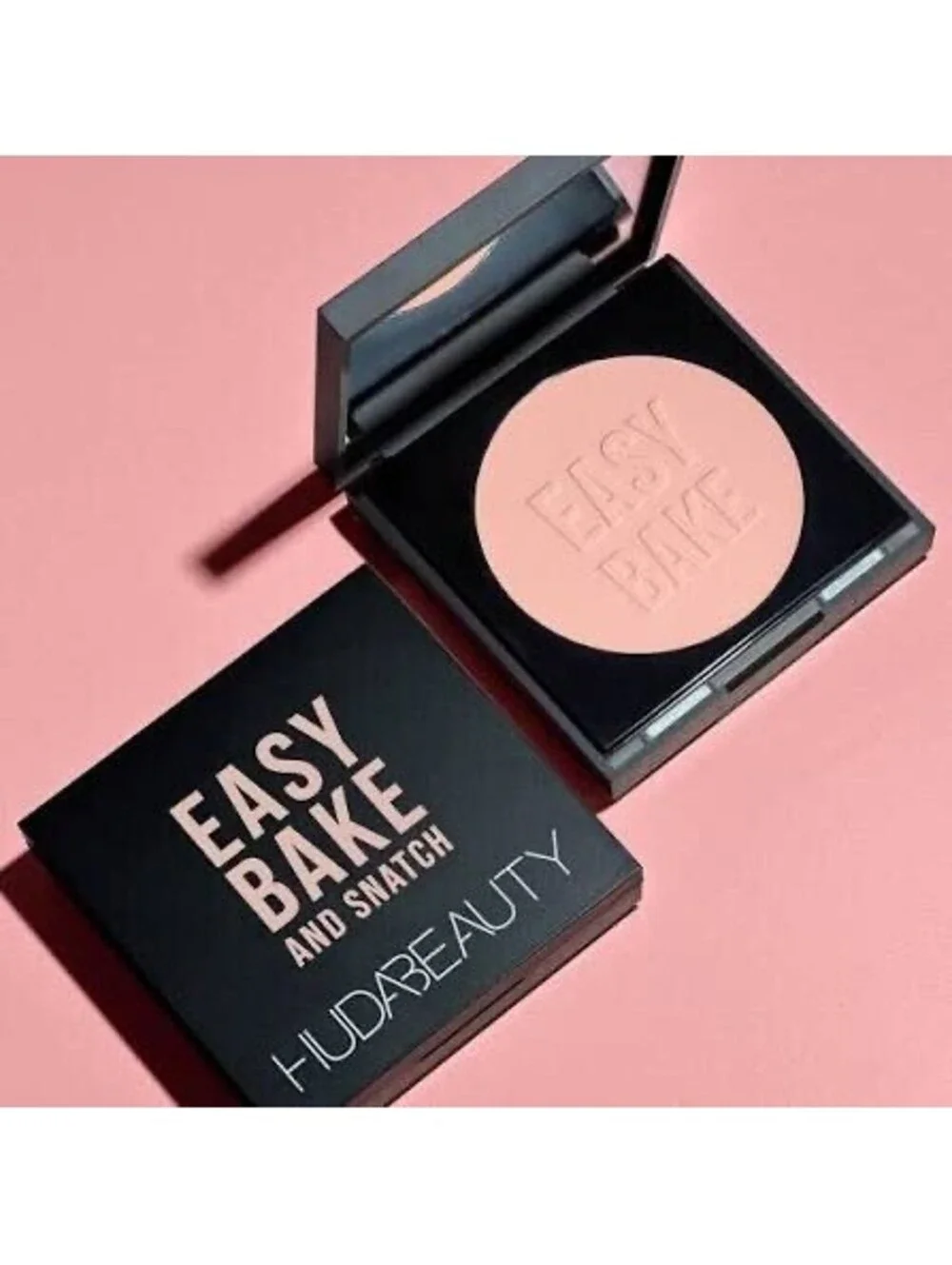 HUDA BEAUTY Easy Bake & Snatch Brightening & Setting Powder Cherry Blossom Cake.